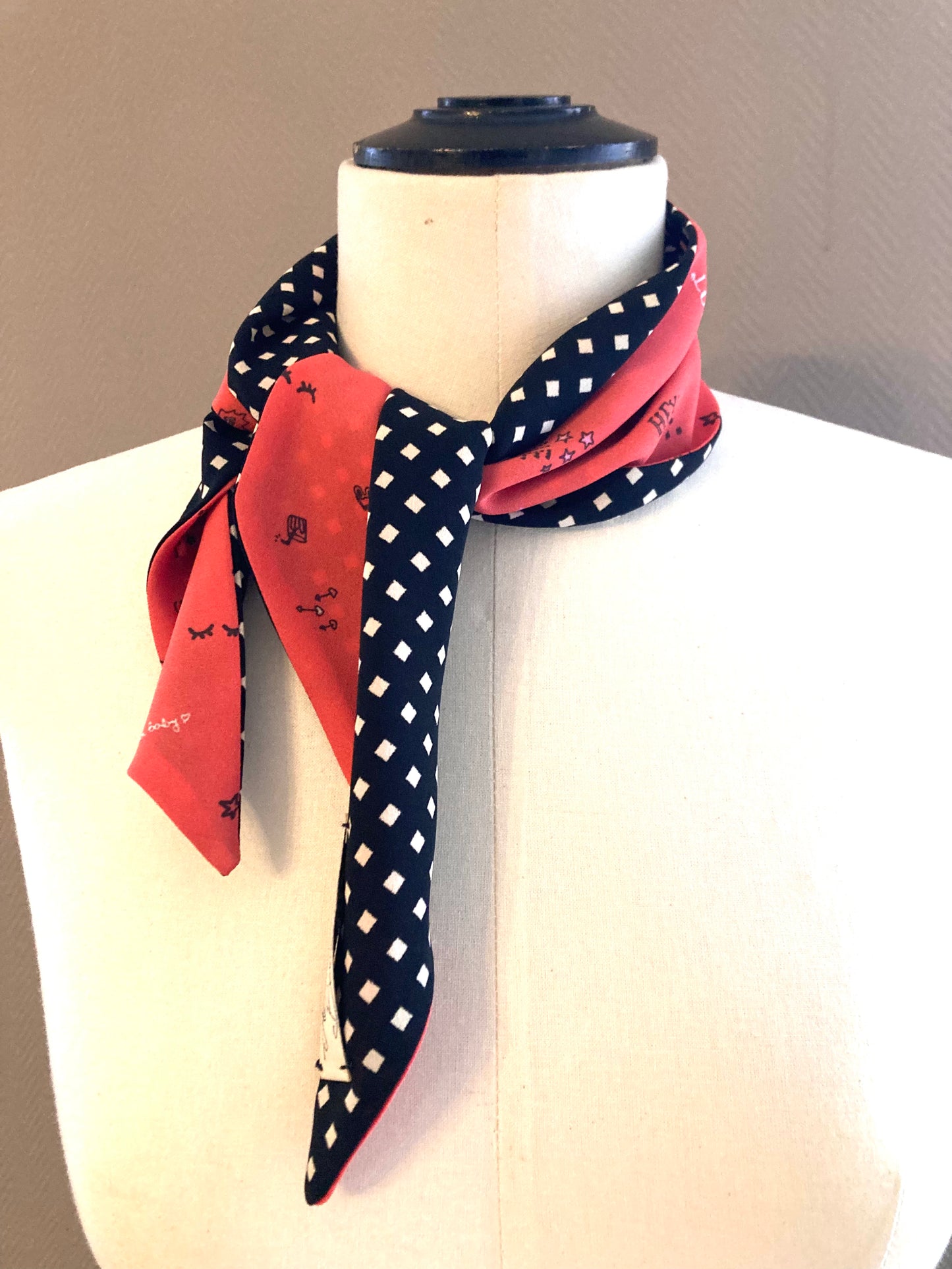 Tour de cou  PETITS PICOTINS